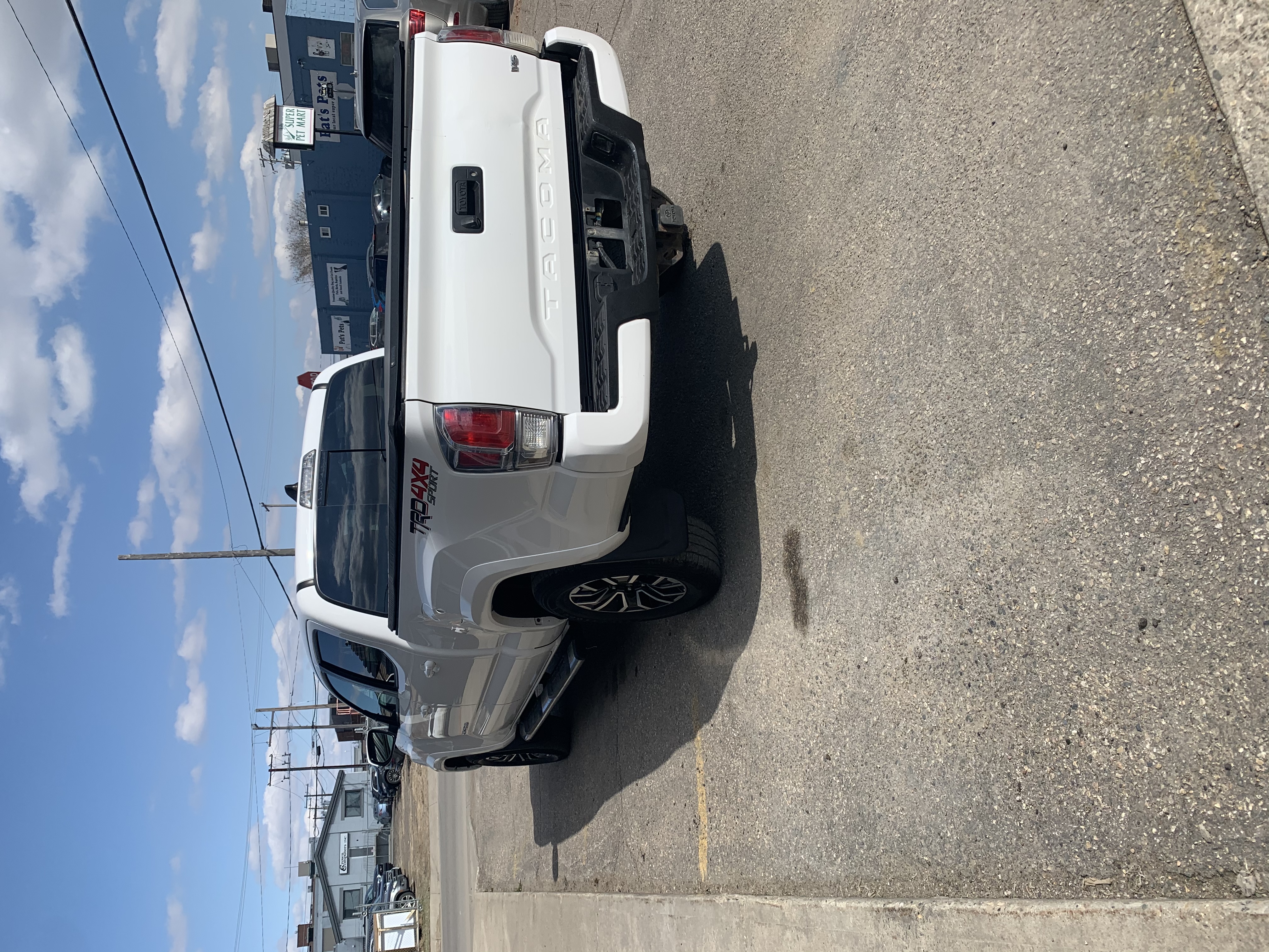 2020 TOYOTA Tacoma — photo 2