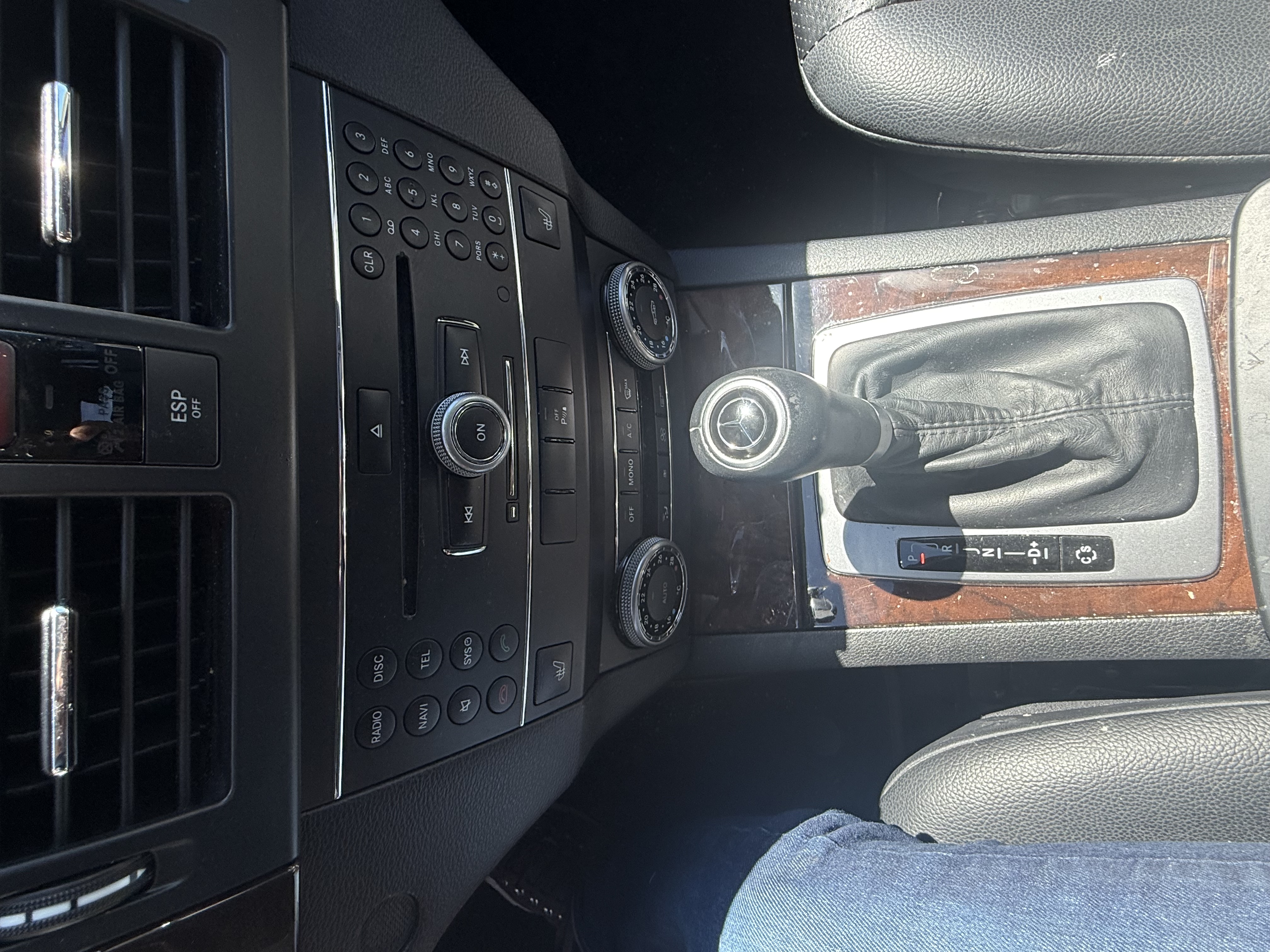 2010 MERCEDES-BENZ GLK-Class — photo 11