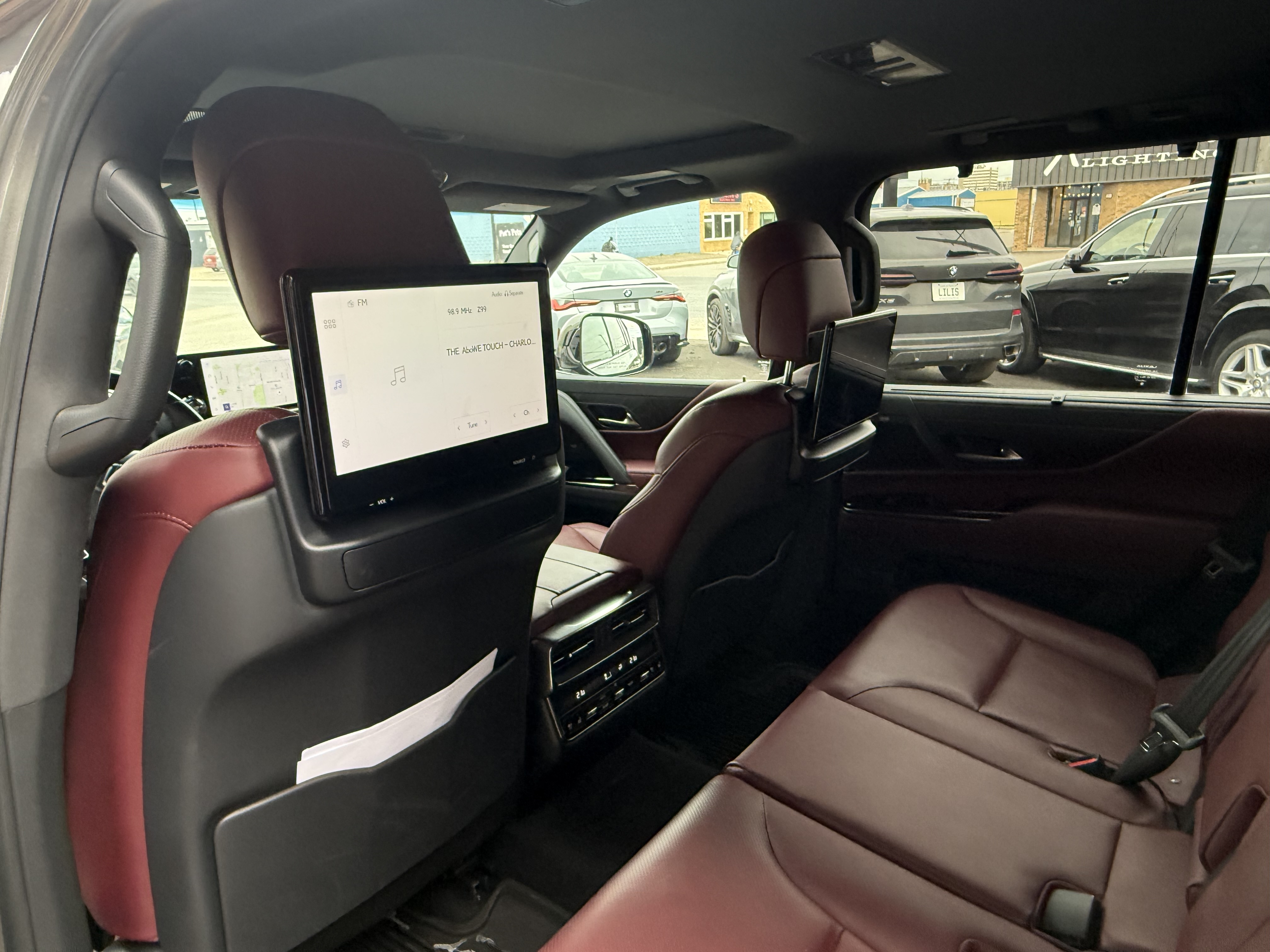 2024 LEXUS LX — photo 4