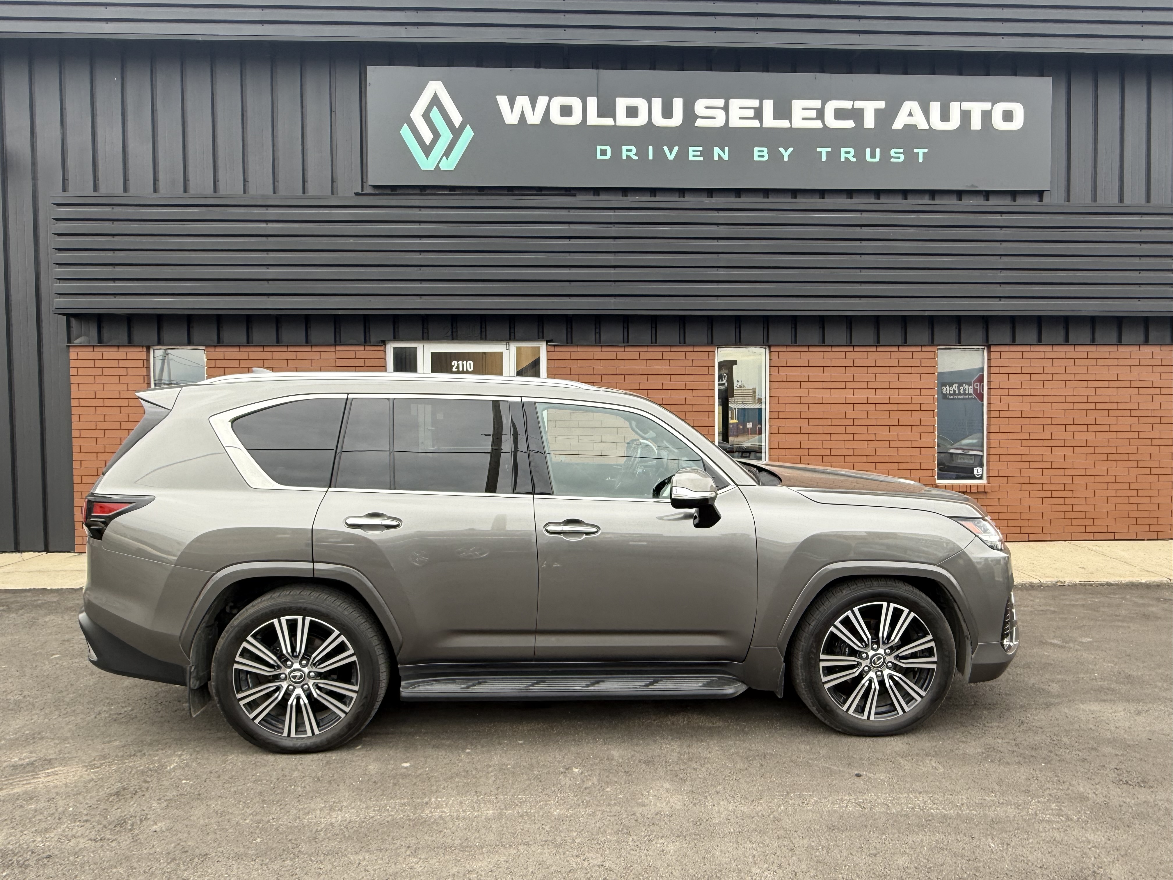 2024 LEXUS LX