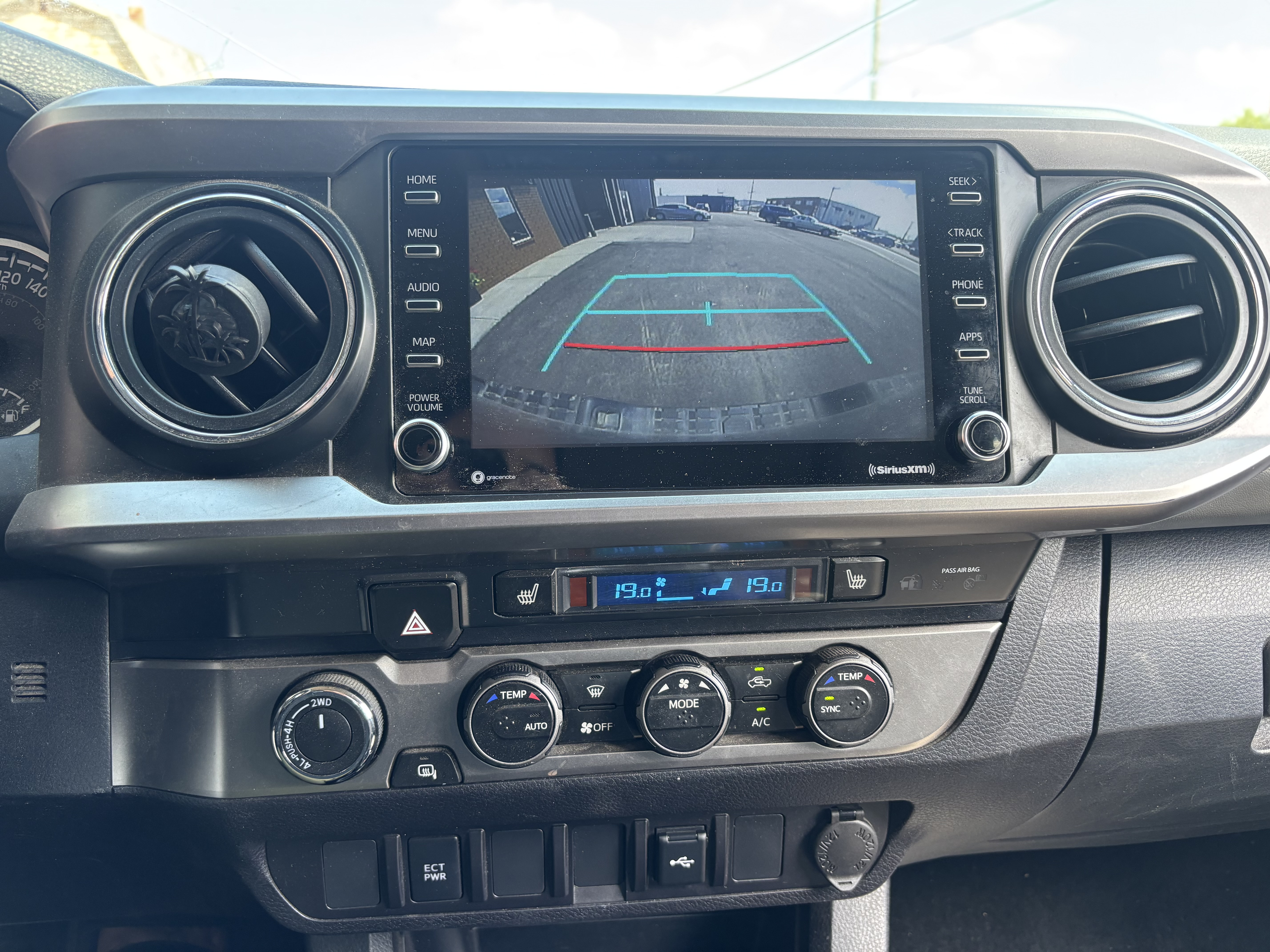 2022 TOYOTA Tacoma — photo 9