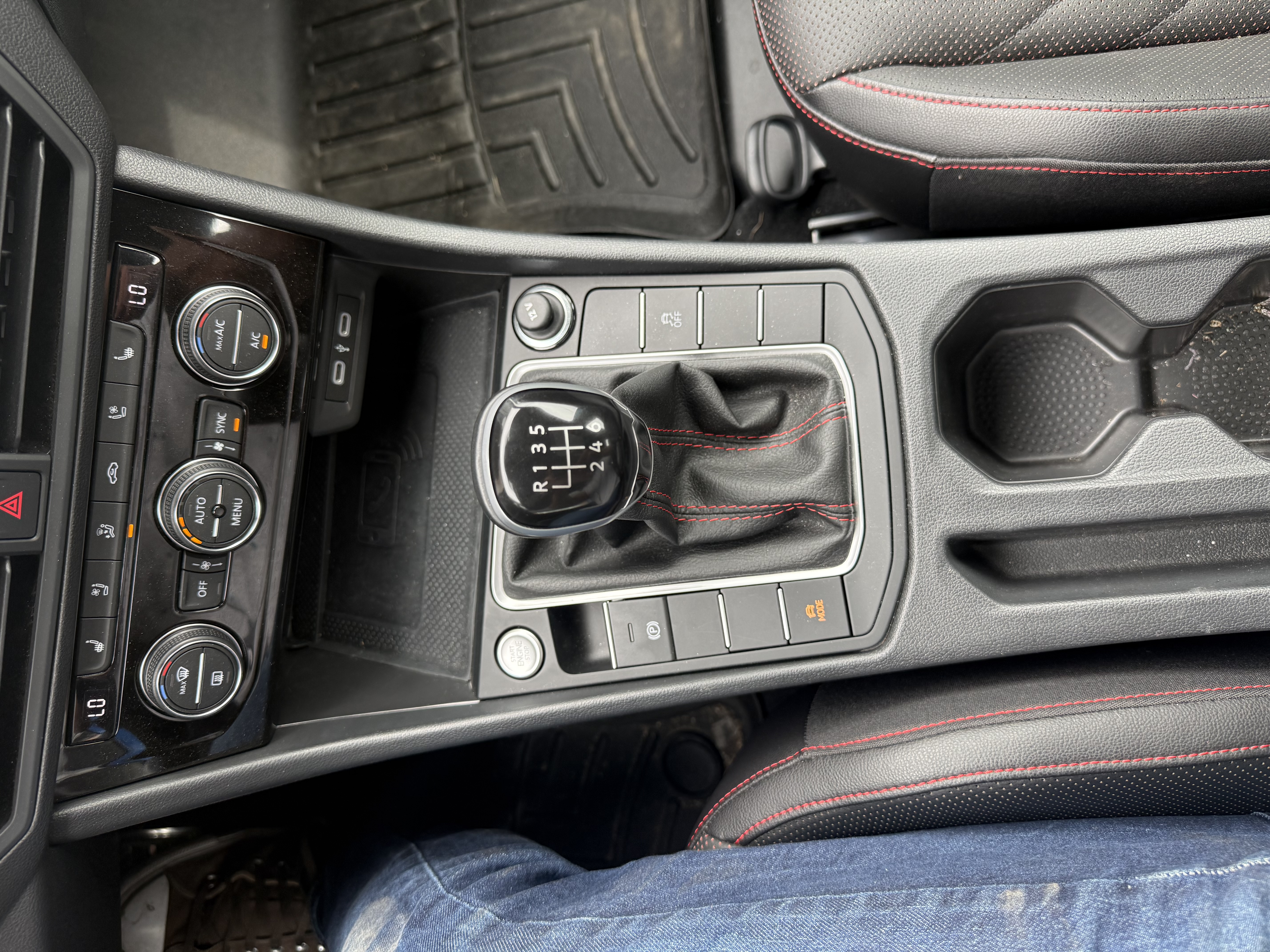 2023 VOLKSWAGEN Jetta GLI — photo 11