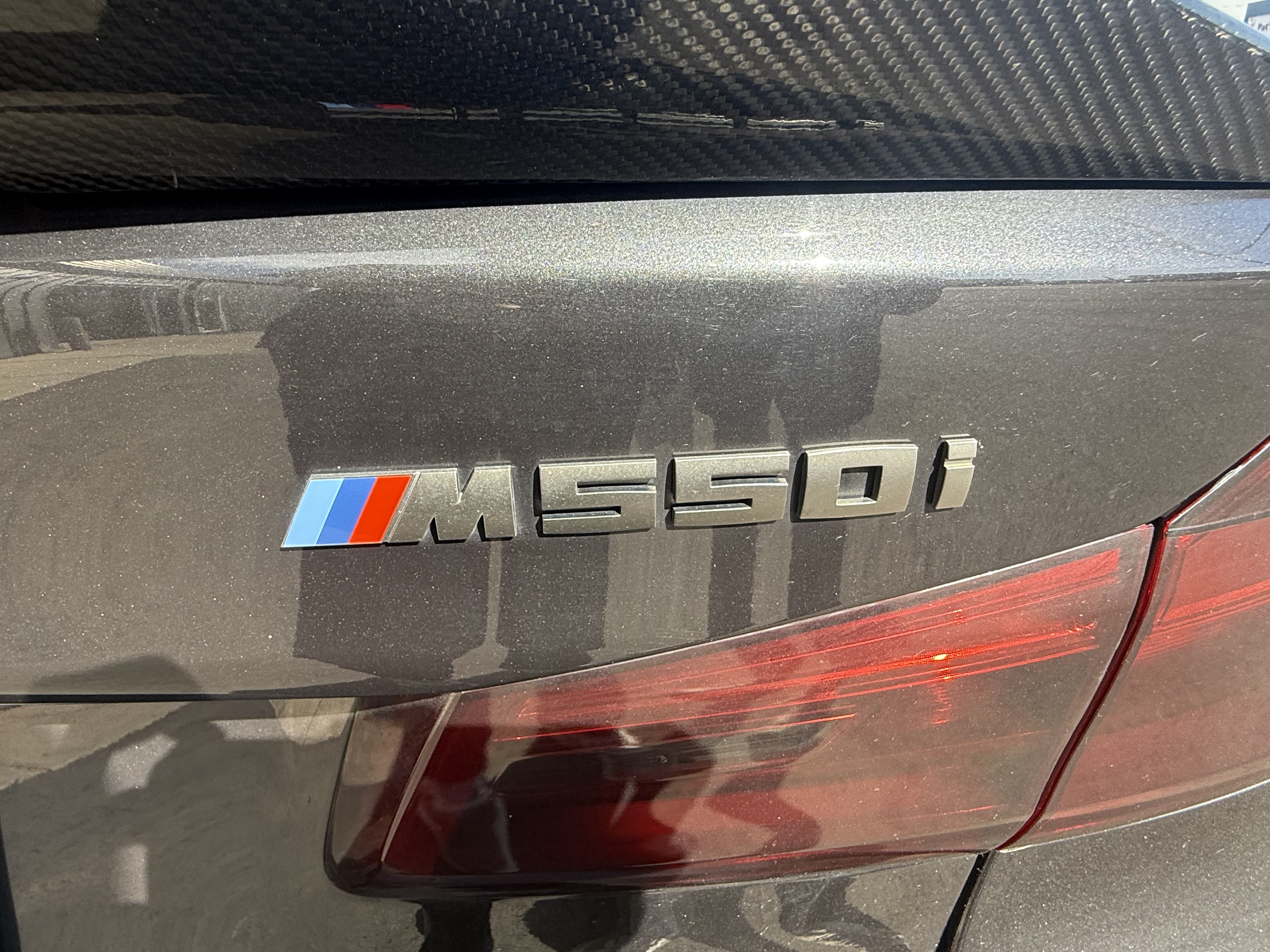 2018 BMW M550i — photo 6