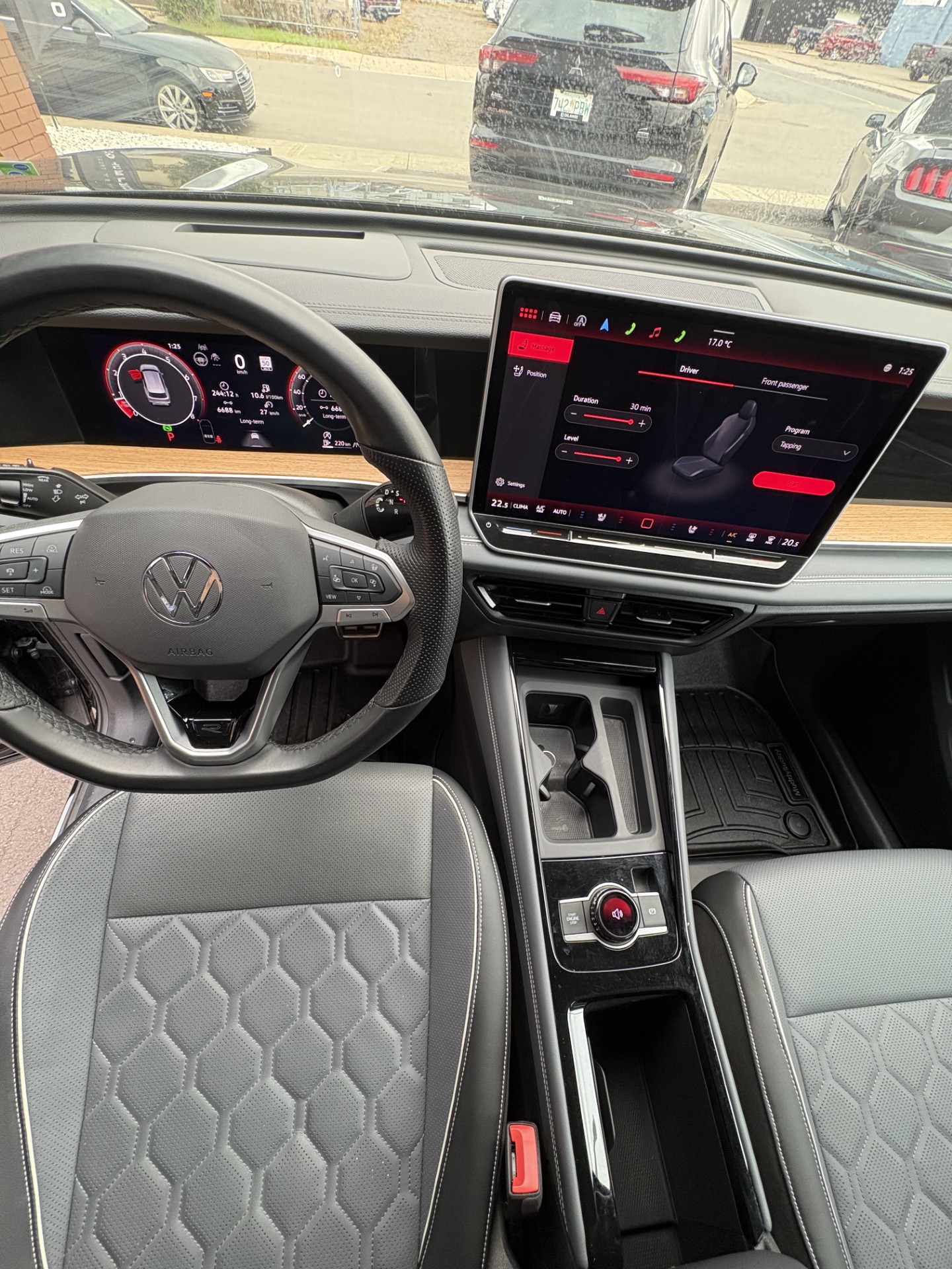 2025 VOLKSWAGEN Tiguan — photo 3