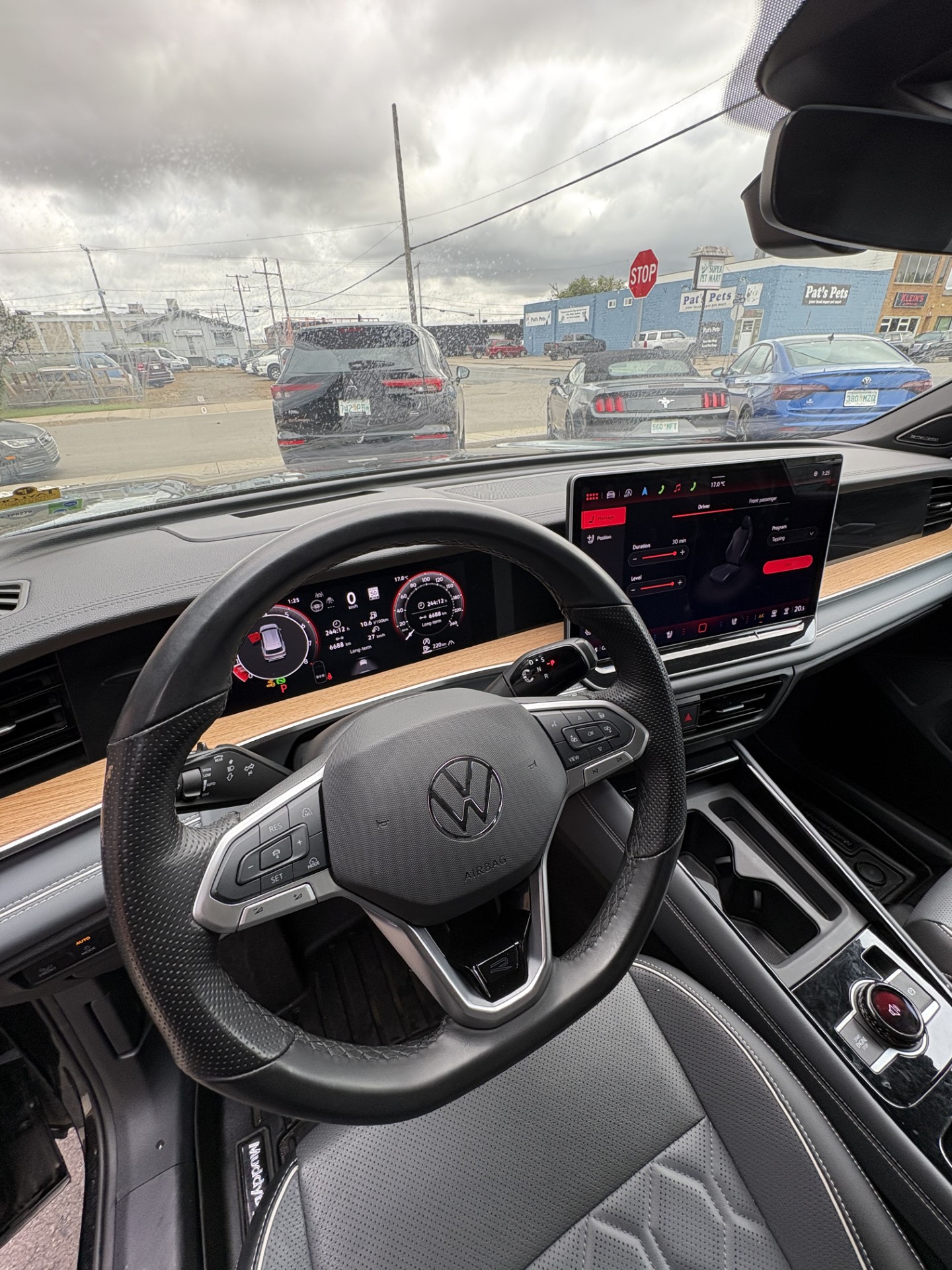 2025 VOLKSWAGEN Tiguan — photo 4