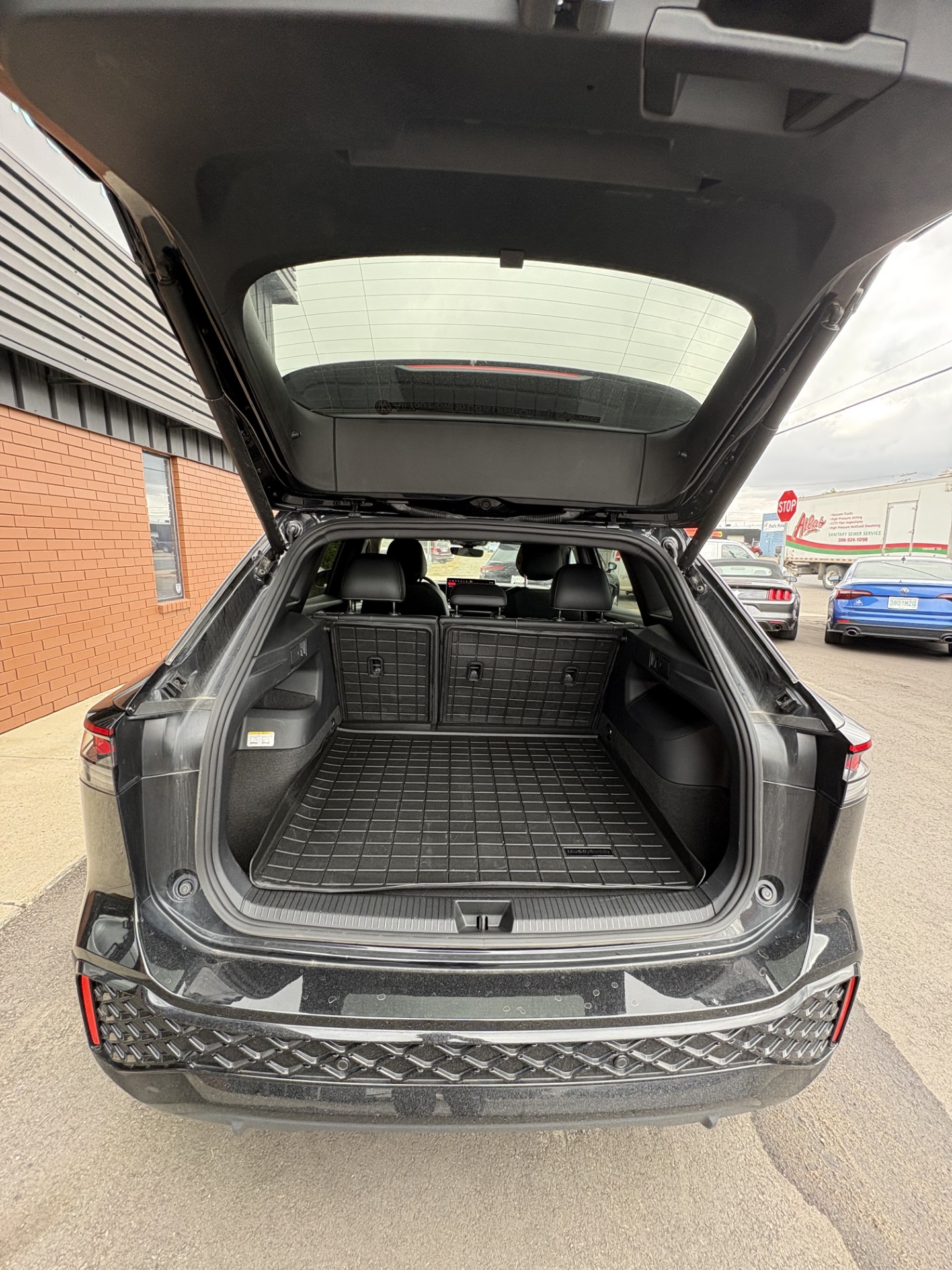 2025 VOLKSWAGEN Tiguan — photo 9