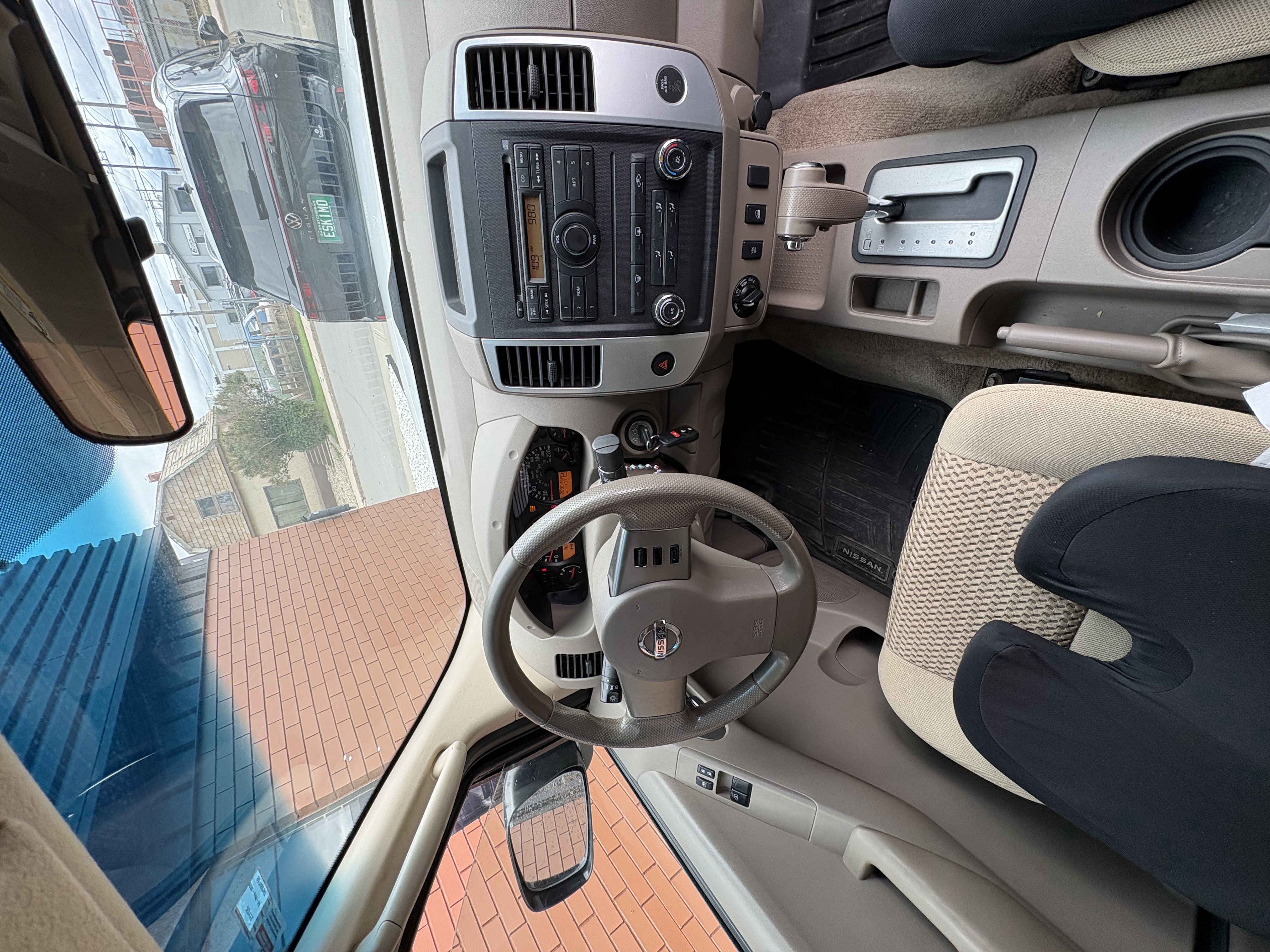 2011 Nissan Frontier — photo 12