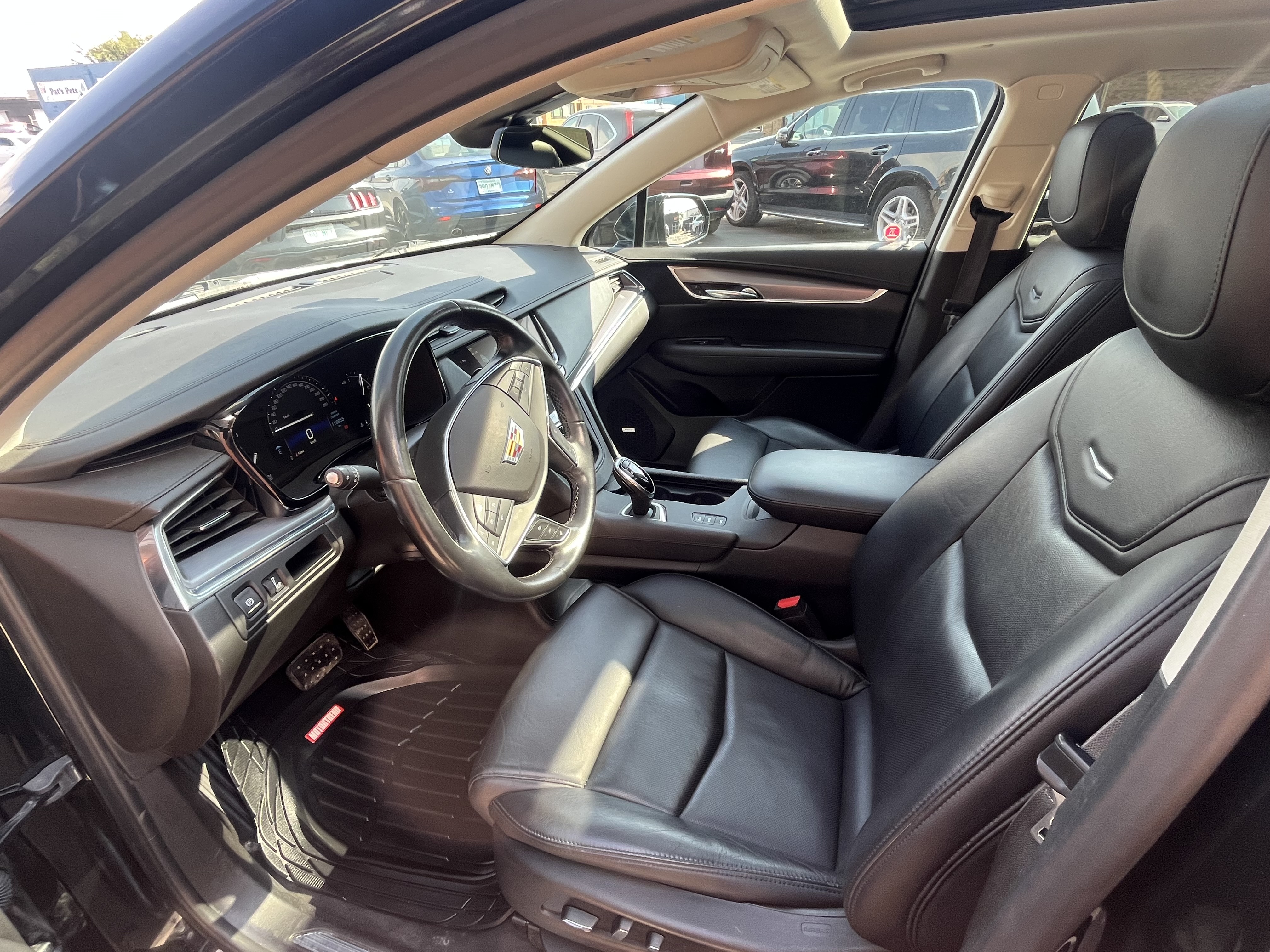 2019 CADILLAC XT5 — photo 7